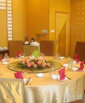 Huaqiao Hotel Linhai Buitenkant foto