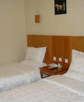 Huaqiao Hotel Linhai Buitenkant foto