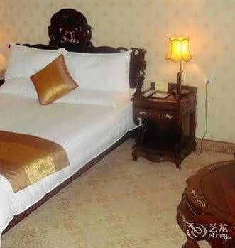 Huaqiao Hotel Linhai Buitenkant foto