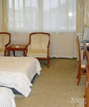 Huaqiao Hotel Linhai Buitenkant foto