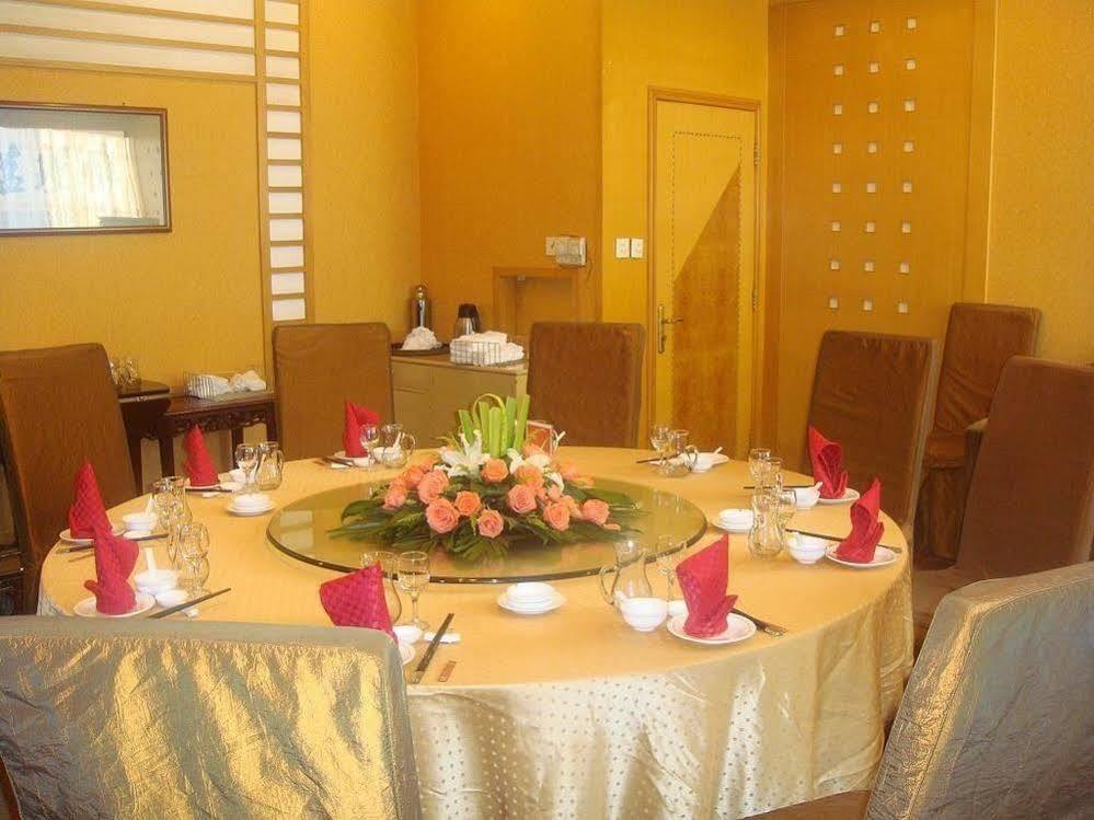 Huaqiao Hotel Linhai Buitenkant foto