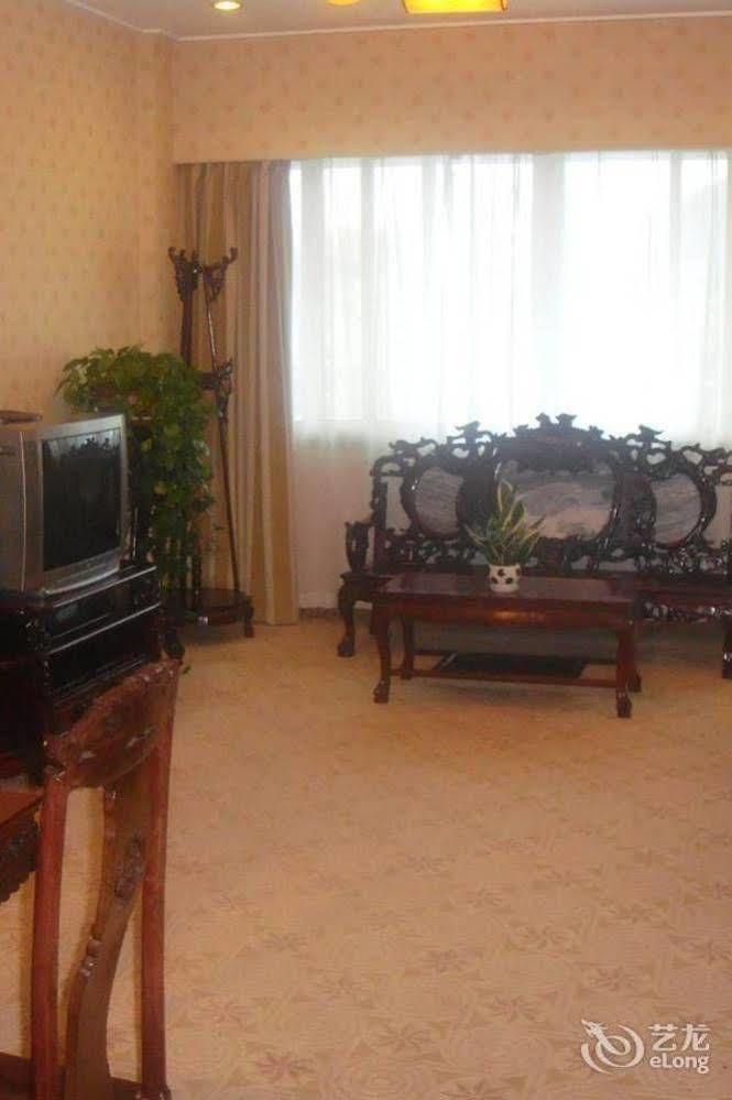 Huaqiao Hotel Linhai Buitenkant foto